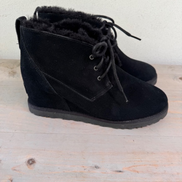 UGG CLASSIC FEMME LACE BOOTIES NEW - Picture 3 of 7